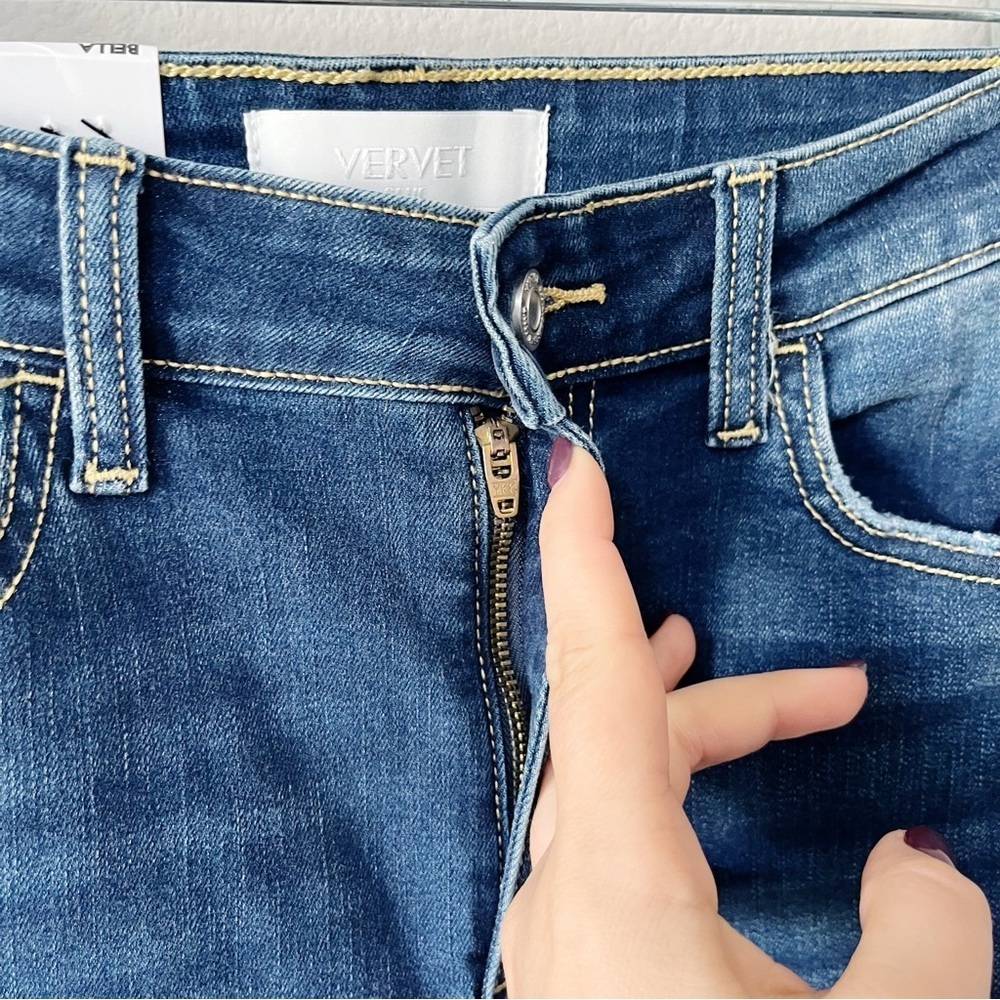 Vervet Women's Size 28/7 Bella Highrise Cropped Flare Blue Jeans Distressed NEW - Picture 7 of 14